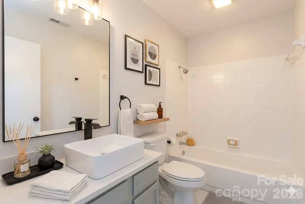 1612 Sharon Road W Charlotte NC 28210