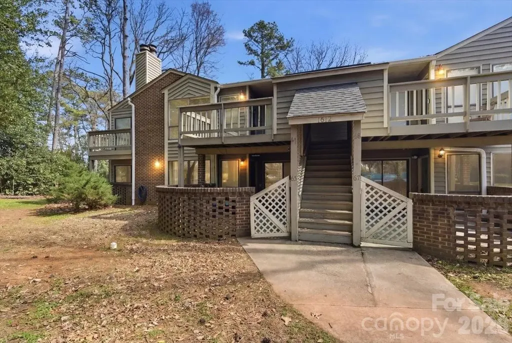 1612 Sharon Road W Charlotte NC 28210