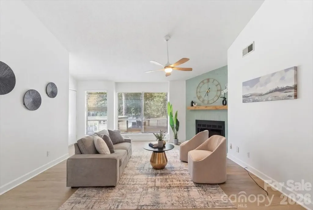 1612 Sharon Road W Charlotte NC 28210