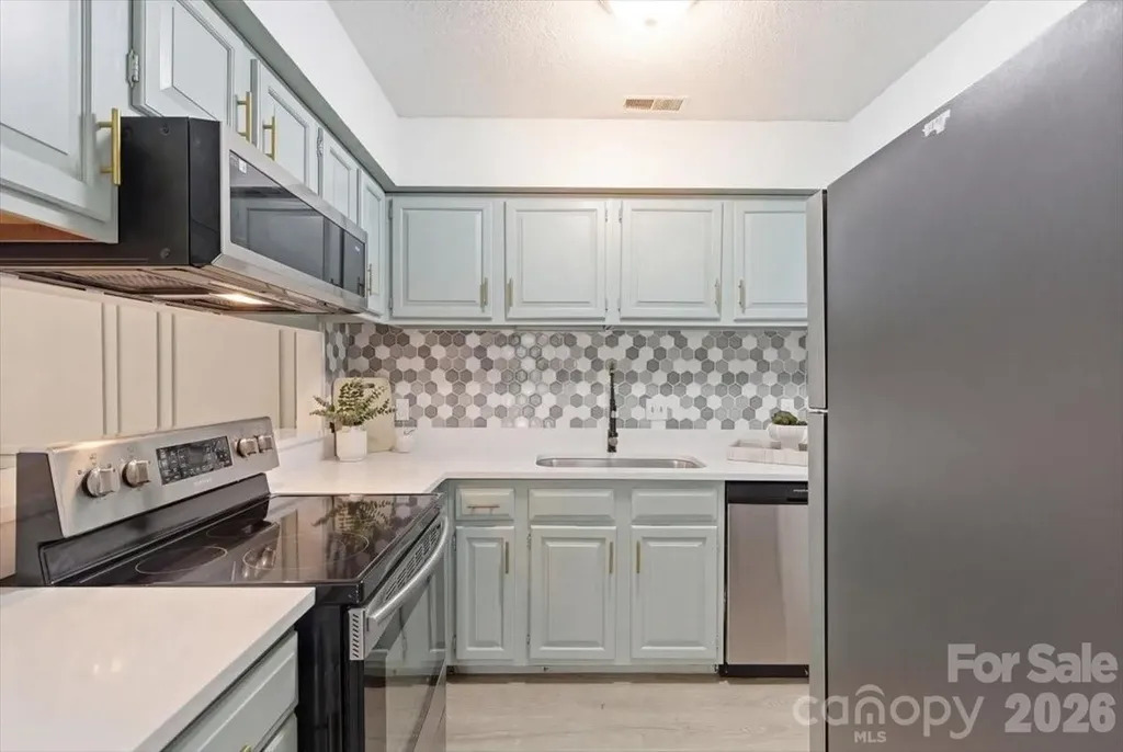 1612 Sharon Road W Charlotte NC 28210