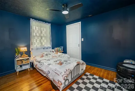 913 Dorothy Street Hendersonville NC 28791