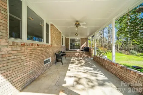 913 Dorothy Street Hendersonville NC 28791