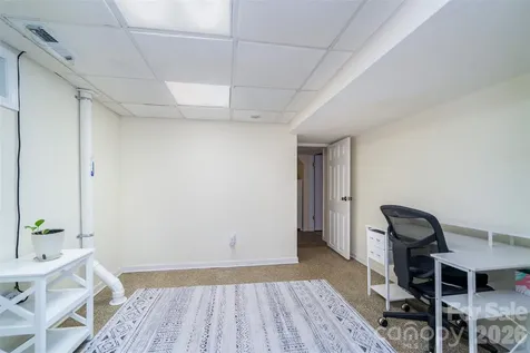 913 Dorothy Street Hendersonville NC 28791