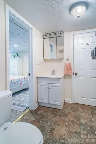 913 Dorothy Street Hendersonville NC 28791