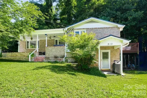913 Dorothy Street Hendersonville NC 28791