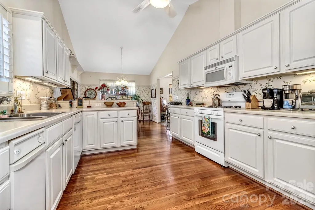 333 Charlestown Drive Hendersonville NC 28792