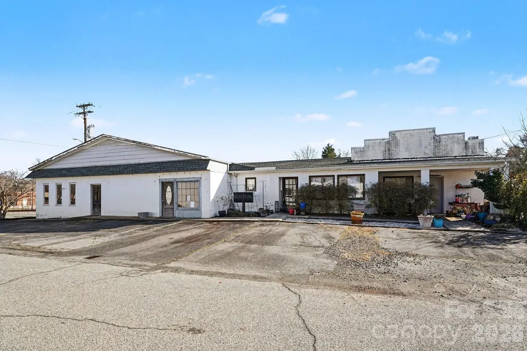 11 Bell Avenue Denton NC 27239