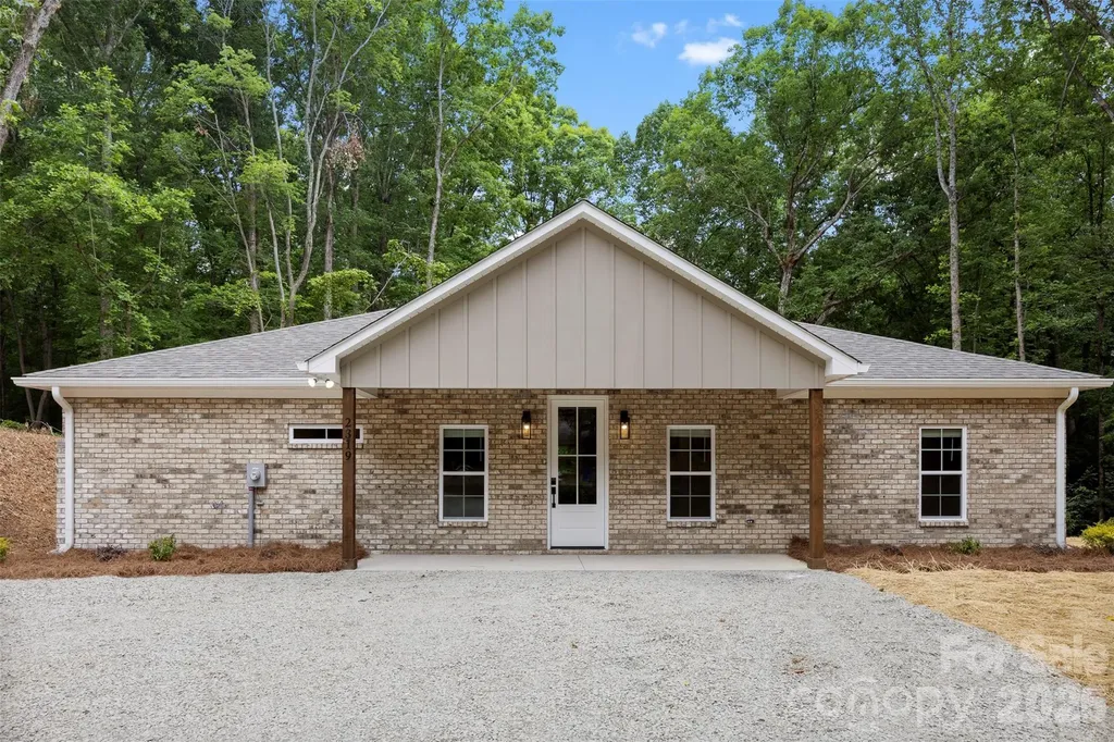 2319 Tanglewood Drive Albemarle NC 28001