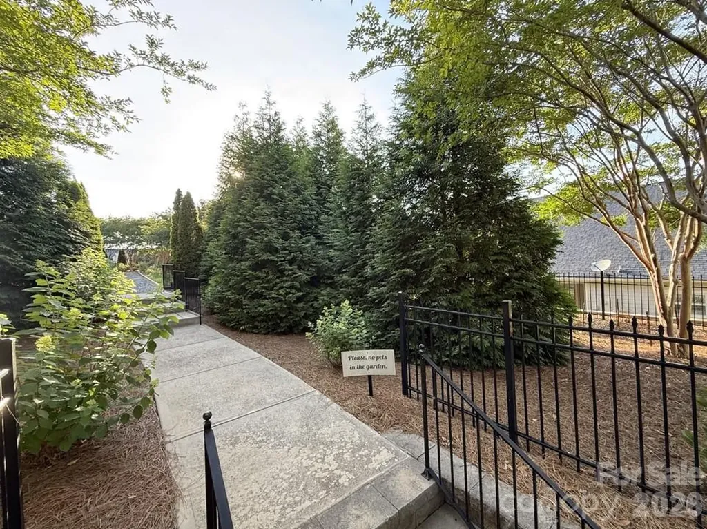 111 Canter Lane Mooresville NC 28115