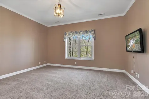 63 Wanei Court Brevard NC 28712
