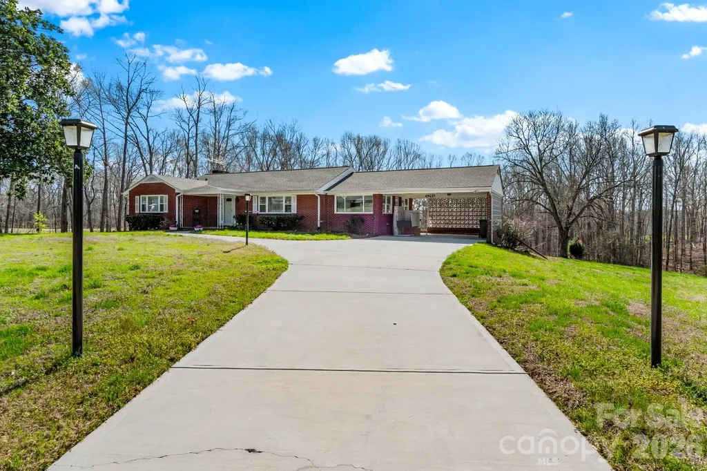 3291 Burton Road Thomasville NC 27360