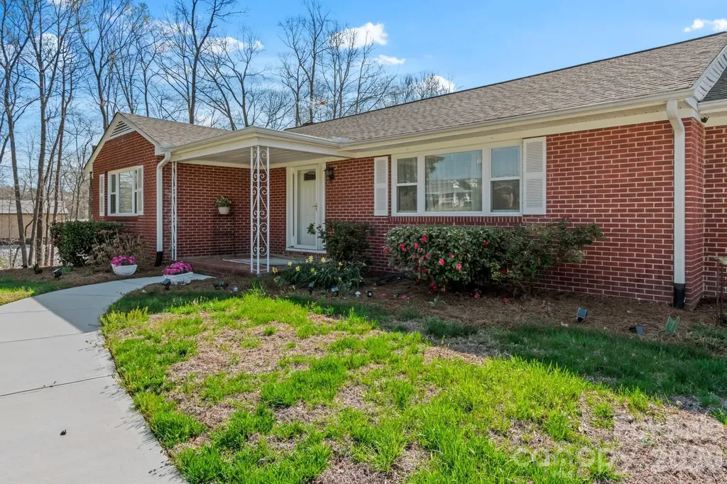 3291 Burton Road Thomasville NC 27360