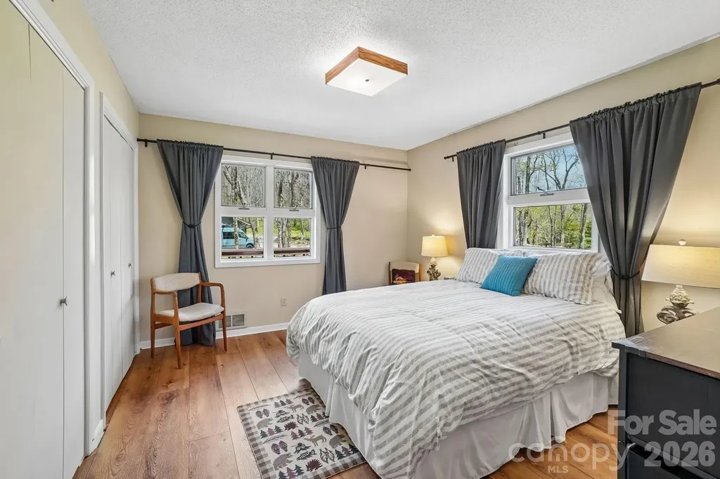 34 Wolfs Head Court Mars Hill NC 28754