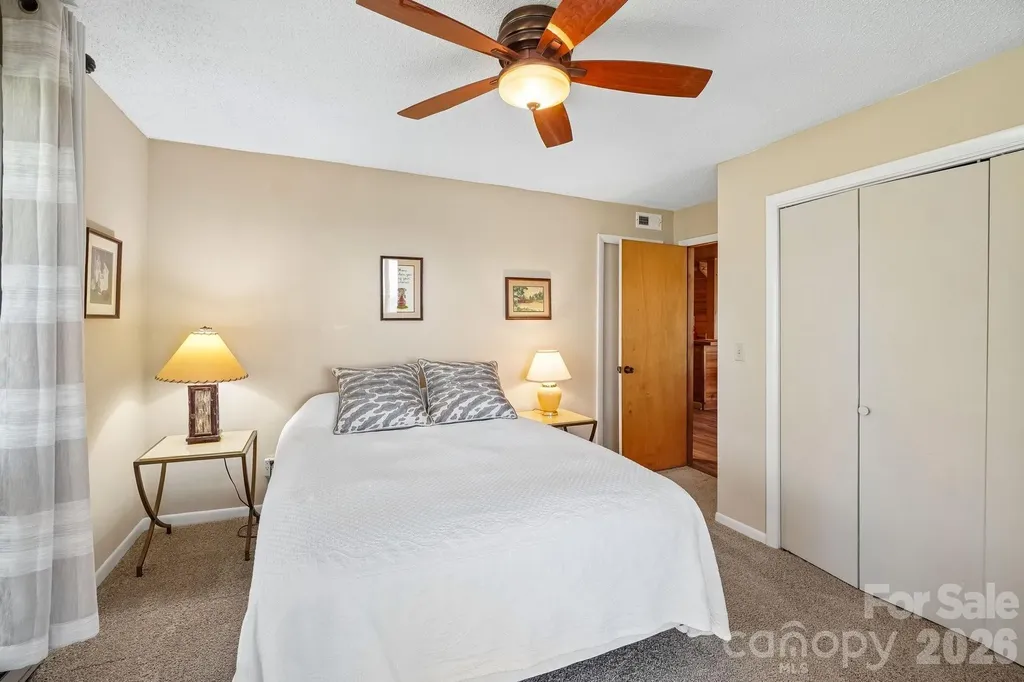 34 Wolfs Head Court Mars Hill NC 28754