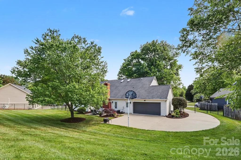 5000 Whitwell Court Charlotte NC 28226