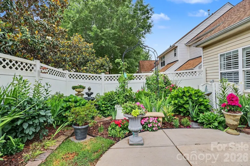 11184 Saintsbury Place Charlotte NC 28270