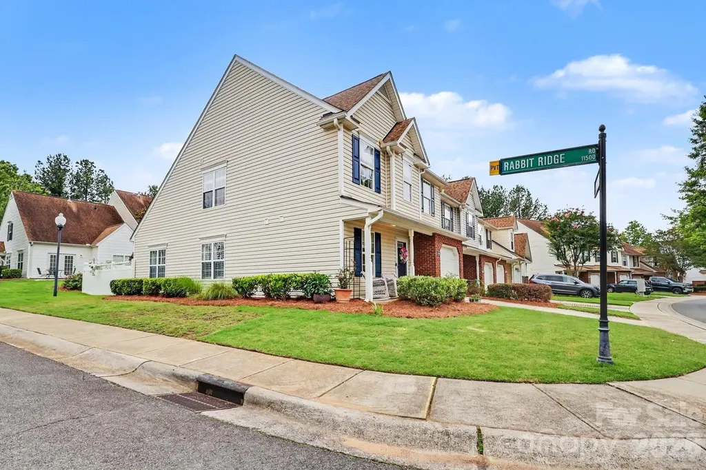 11184 Saintsbury Place Charlotte NC 28270