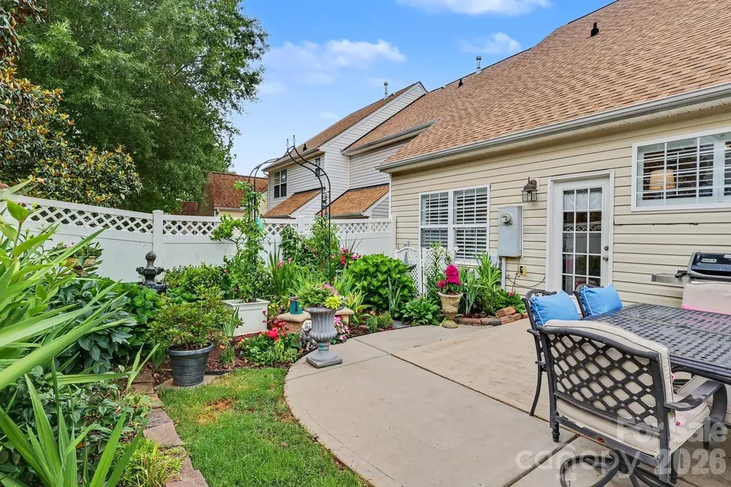 11184 Saintsbury Place Charlotte NC 28270