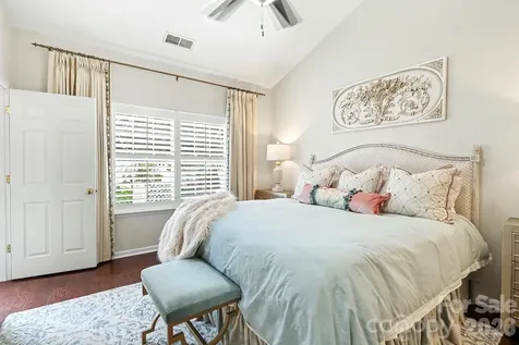 11184 Saintsbury Place Charlotte NC 28270