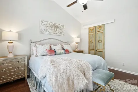 11184 Saintsbury Place Charlotte NC 28270