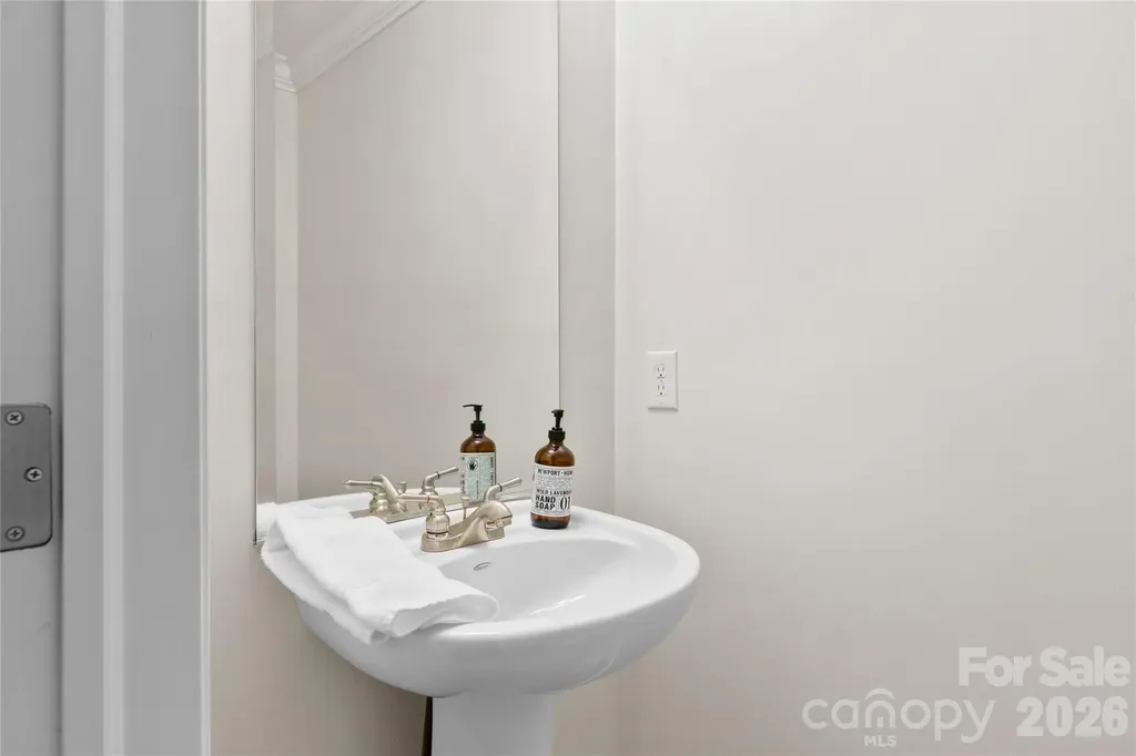 28 Chapel Park Road Asheville NC 28803