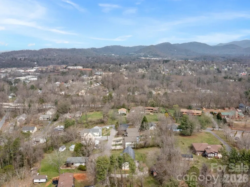 28 Chapel Park Road Asheville NC 28803