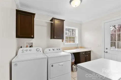 28 Chapel Park Road Asheville NC 28803