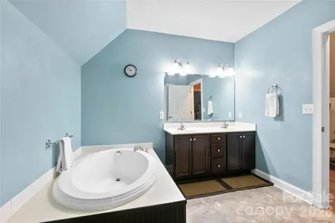 28 Chapel Park Road Asheville NC 28803