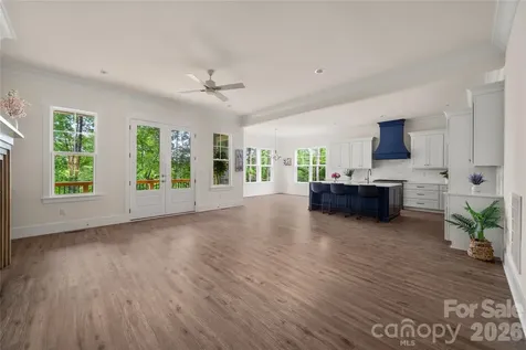 227 Northview Drive Hendersonville NC 28791