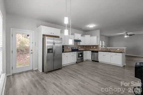 3308 Lemongrass Lane Charlotte NC 28214