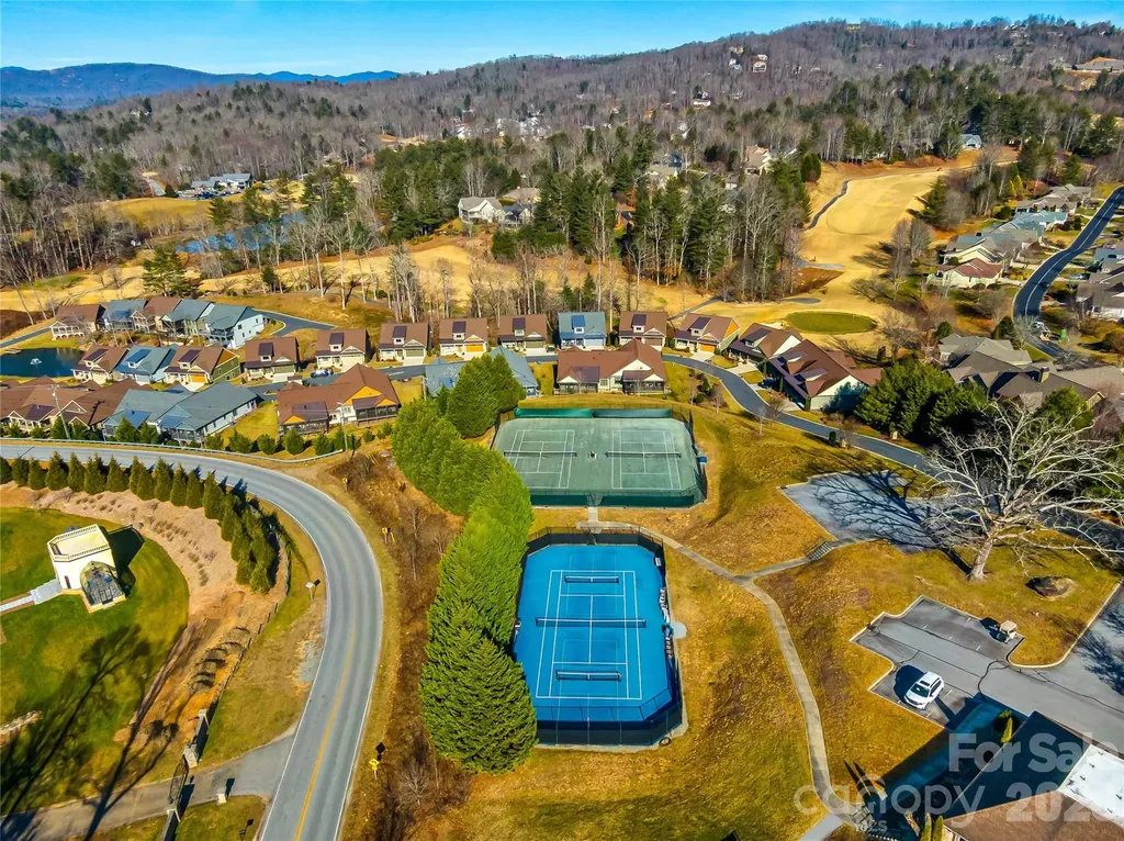 242 Whistlewood Lane Hendersonville NC 28739