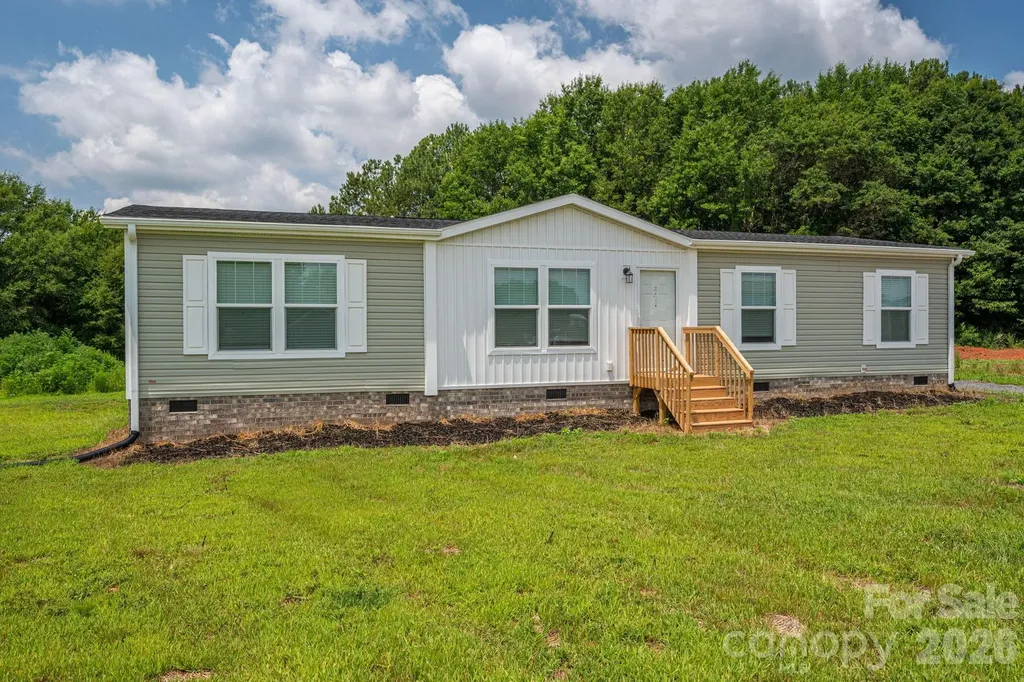 808 W Eagleview Lane Lawndale NC 28090