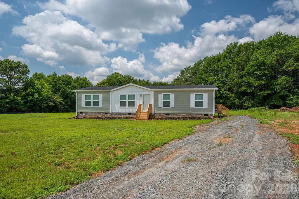 808 W Eagleview Lane Lawndale NC 28090
