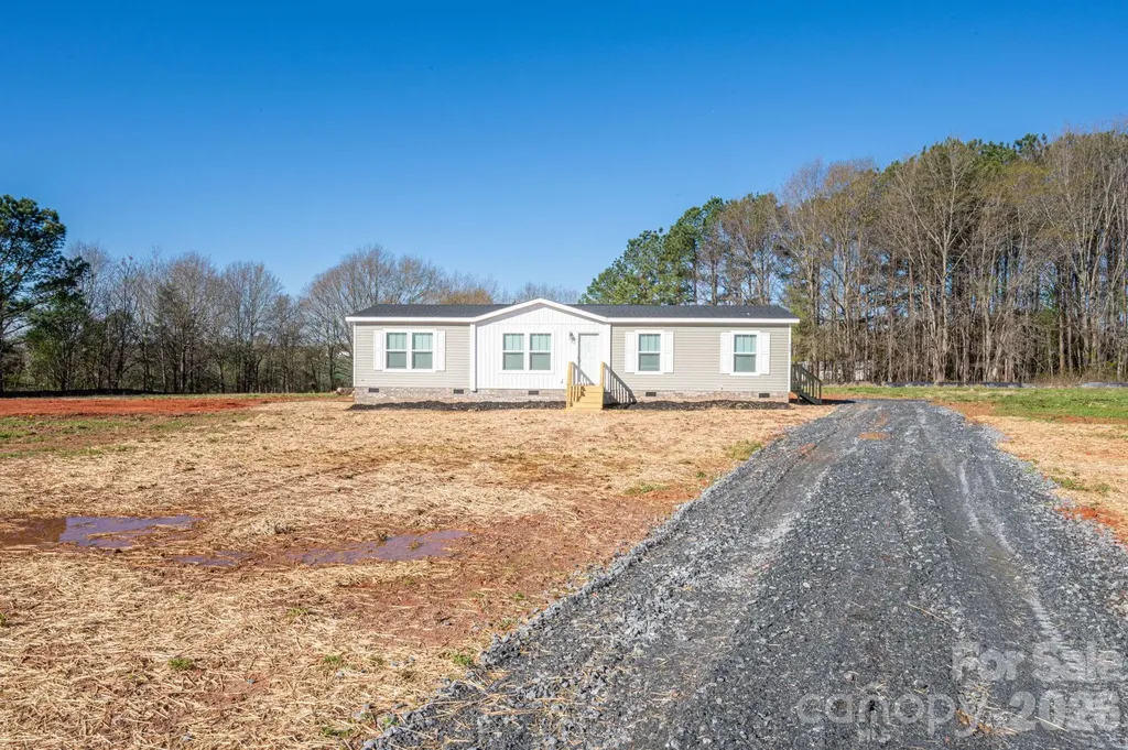 808 W Eagleview Lane Lawndale NC 28090