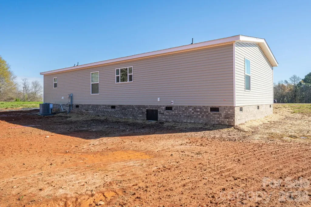 808 W Eagleview Lane Lawndale NC 28090