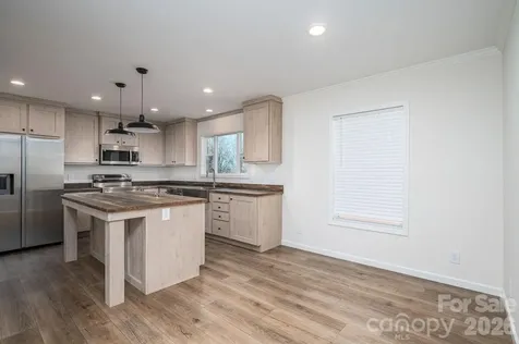 808 W Eagleview Lane Lawndale NC 28090