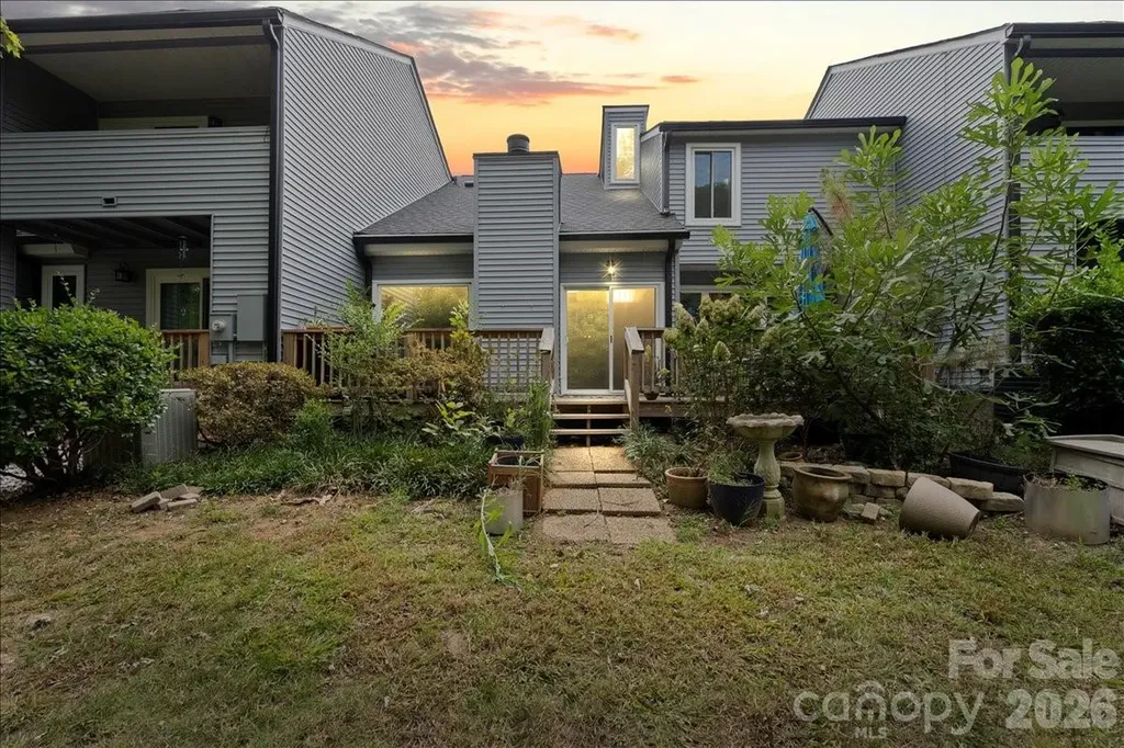 6610 Point Comfort Lane Charlotte NC 28226