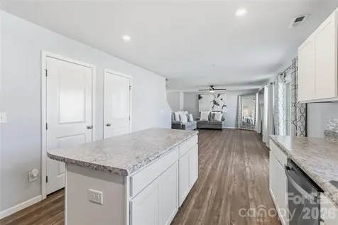5127 Merwyn Avenue Charlotte NC 28215