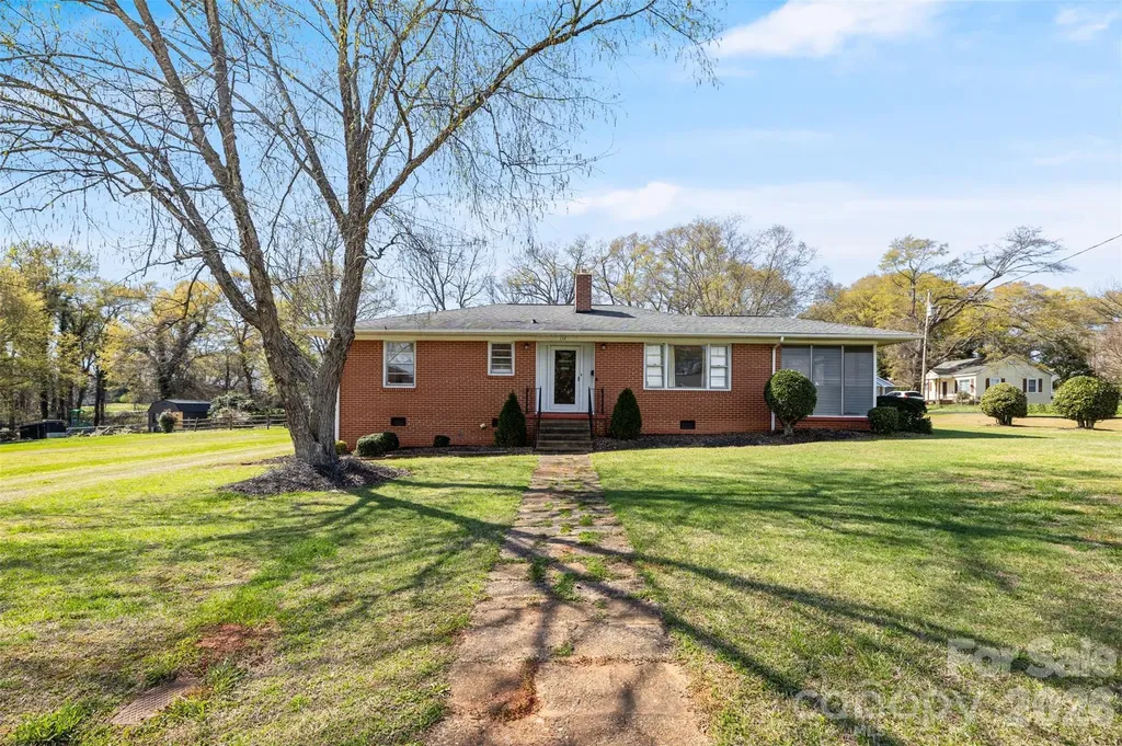 116 Crest Street Mount Holly NC 28120