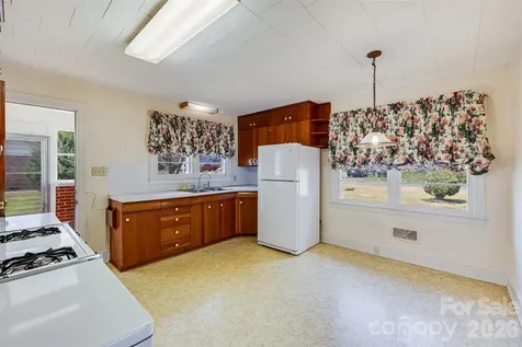 116 Crest Street Mount Holly NC 28120