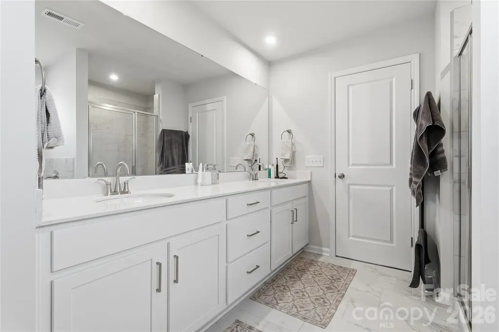 4011 Vista Pine Drive Charlotte NC 28215