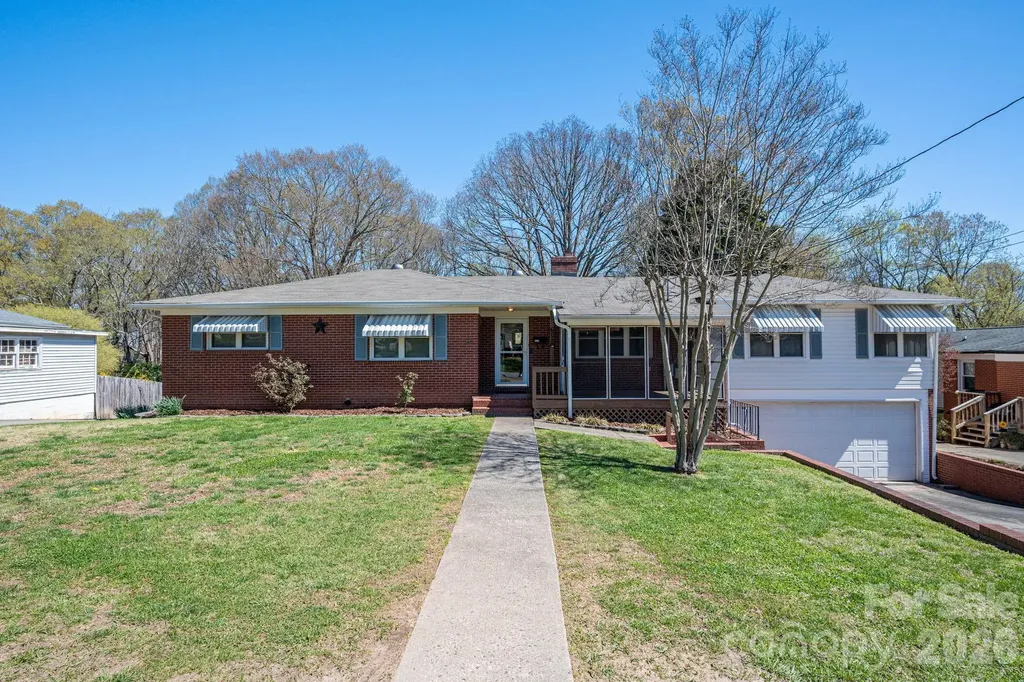 608 N State Street Lincolnton NC 28092