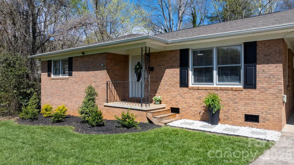 307 W Park Drive Stanley NC 28164