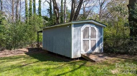 307 W Park Drive Stanley NC 28164