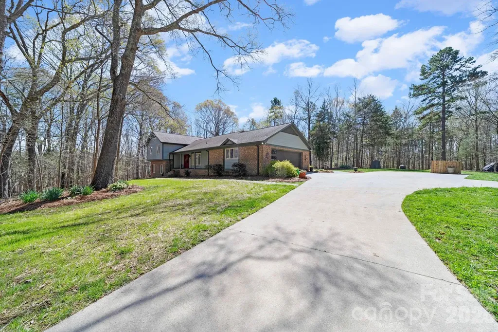 208 Falcon Drive Concord NC 28025