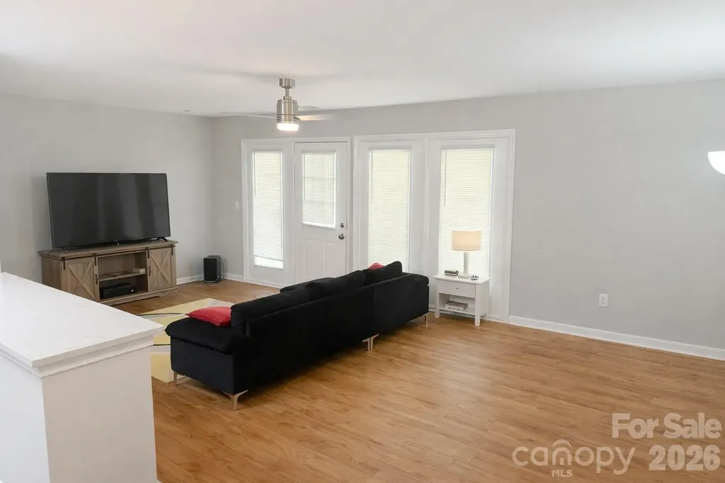 6106 Meadow Rose Lane Charlotte NC 28215