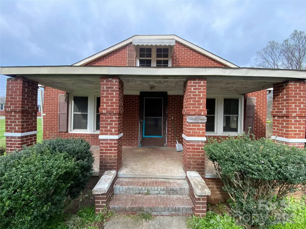 705 E Main Street Cleveland NC 27013