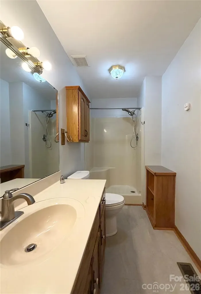 1709 Acorn Avenue Hudson NC 28638