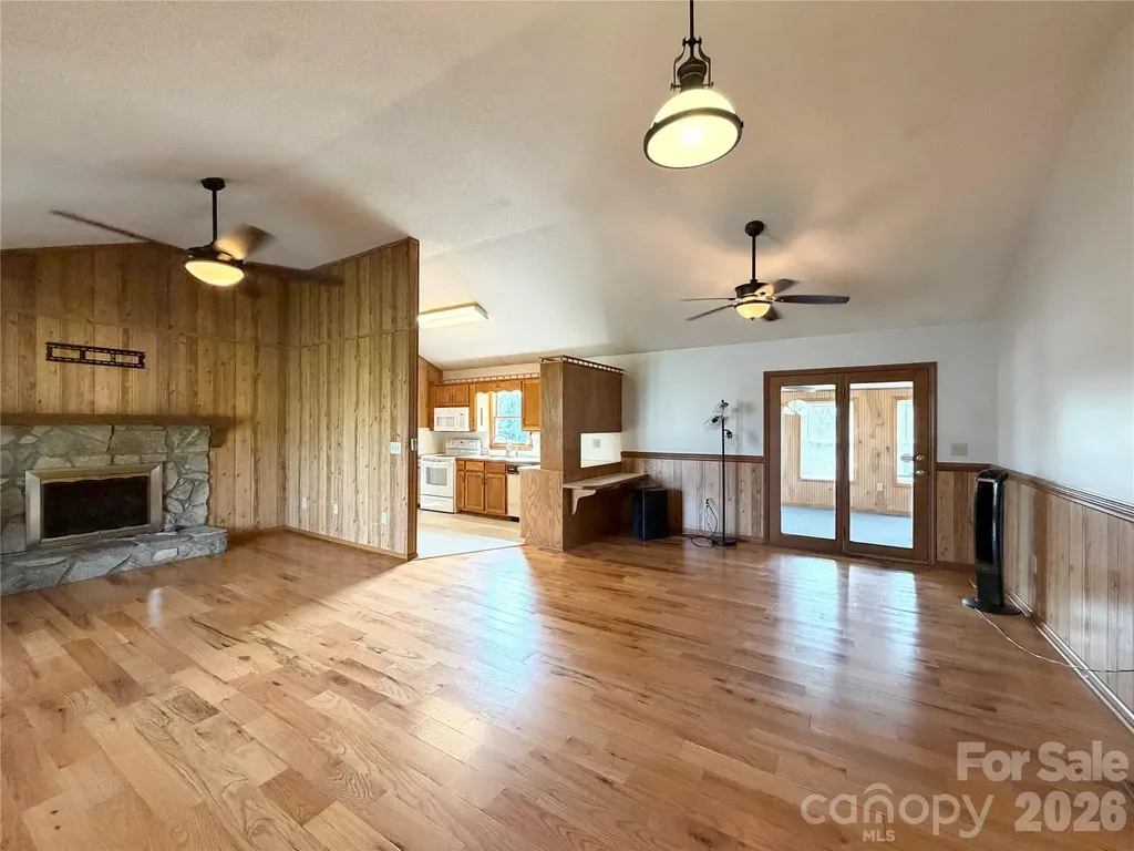 1709 Acorn Avenue Hudson NC 28638