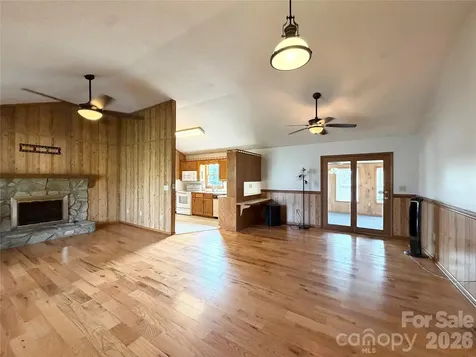 1709 Acorn Avenue Hudson NC 28638